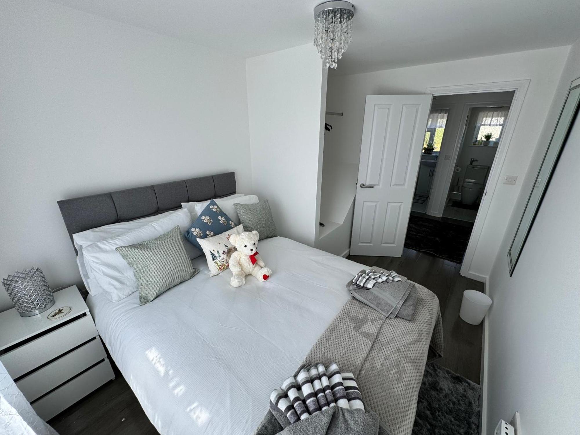 Вілла Modern 3-Bed Hideaway Near Westgate With Parking Кентербері Екстер'єр фото
